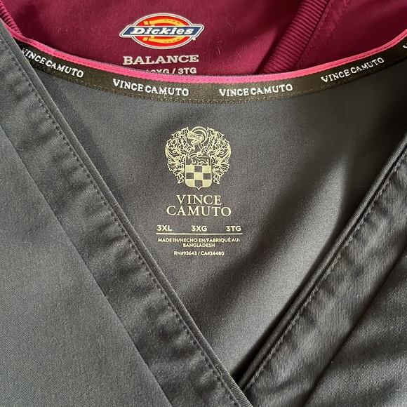 Scrub tops - Picture 9 of 9